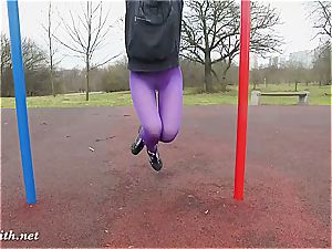 Jeny Smith training in her tights